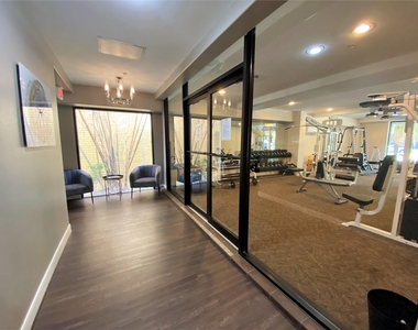510 Lovett Boulevard - Photo Thumbnail 1