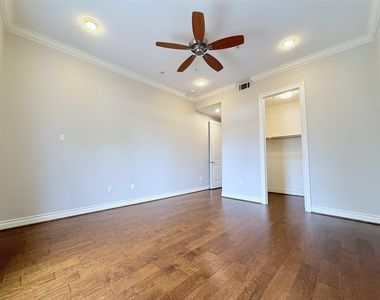510 Lovett Boulevard - Photo Thumbnail 11