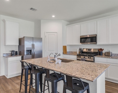 4210 Bromham Farms Drive - Photo Thumbnail 9