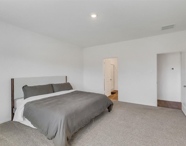 4210 Bromham Farms Drive - Photo Thumbnail 15