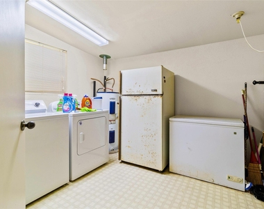 316 N Handley Avenue - Photo Thumbnail 15