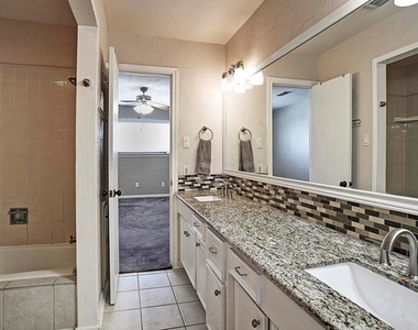 1807 Saxony Lane - Photo Thumbnail 4