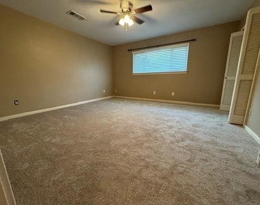 1807 Saxony Lane - Photo Thumbnail 7