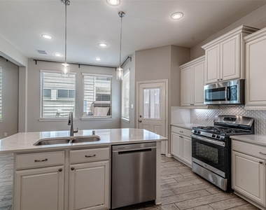 5543 Purple Meadow Lane - Photo Thumbnail 14