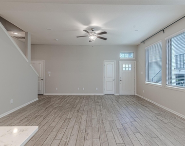 5543 Purple Meadow Lane - Photo Thumbnail 5