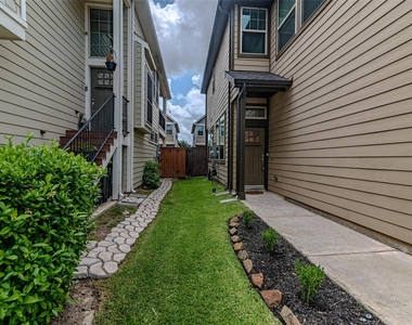 5543 Purple Meadow Lane - Photo Thumbnail 3