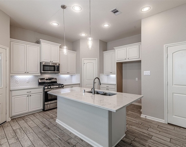 5543 Purple Meadow Lane - Photo Thumbnail 12