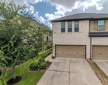 5543 Purple Meadow Lane - Photo Thumbnail 2