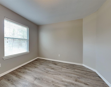 16326 Royal Fort Lane - Photo Thumbnail 13