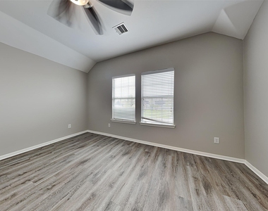 16326 Royal Fort Lane - Photo Thumbnail 8