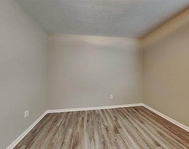16326 Royal Fort Lane - Photo Thumbnail 11