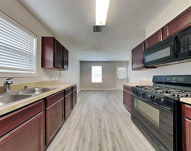16326 Royal Fort Lane - Photo Thumbnail 5