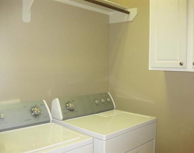 1623 Stuart Street - Photo Thumbnail 21