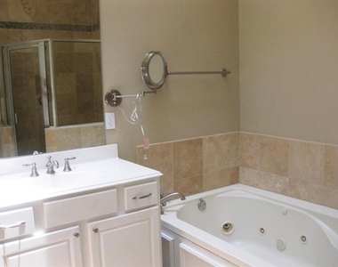 1623 Stuart Street - Photo Thumbnail 18
