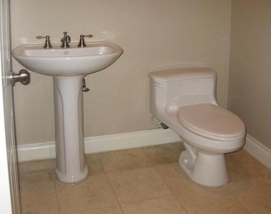 1623 Stuart Street - Photo Thumbnail 12