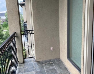 1623 Stuart Street - Photo Thumbnail 6