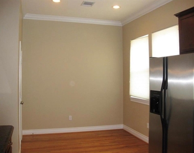 1623 Stuart Street - Photo Thumbnail 11