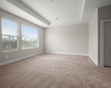 8114 Esther Acres - Photo Thumbnail 15