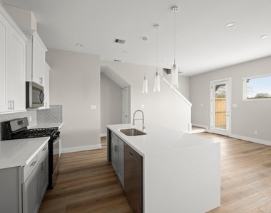 8114 Esther Acres - Photo Thumbnail 8