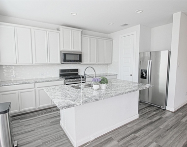 10005 Brickhouse Drive - Photo Thumbnail 7