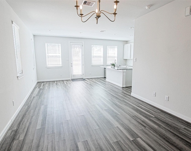 10005 Brickhouse Drive - Photo Thumbnail 5