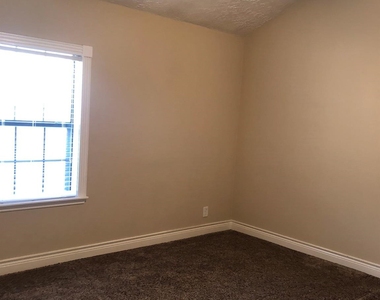 1442 Chamboard Lane - Photo Thumbnail 20