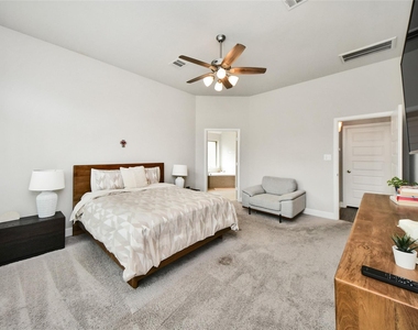 2206 Forest Trace Lane - Photo Thumbnail 20
