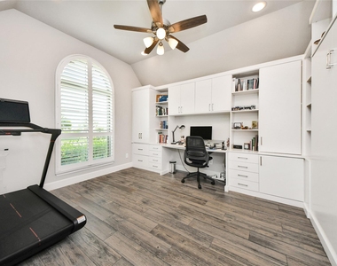 2206 Forest Trace Lane - Photo Thumbnail 5
