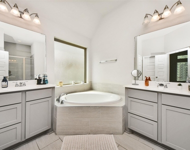 2206 Forest Trace Lane - Photo Thumbnail 21
