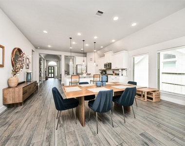 2206 Forest Trace Lane - Photo Thumbnail 13