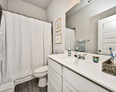 2206 Forest Trace Lane - Photo Thumbnail 28