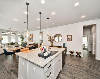 2206 Forest Trace Lane - Photo Thumbnail 11