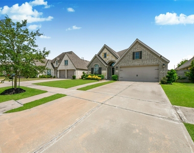 2206 Forest Trace Lane - Photo Thumbnail 2