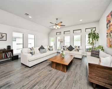 2206 Forest Trace Lane - Photo Thumbnail 16