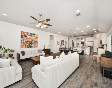 2206 Forest Trace Lane - Photo Thumbnail 18