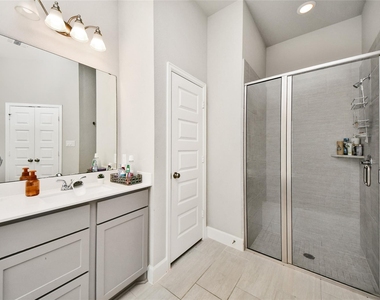 2206 Forest Trace Lane - Photo Thumbnail 23