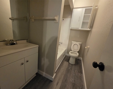 12740 Shannon Hills Drive - Photo Thumbnail 6