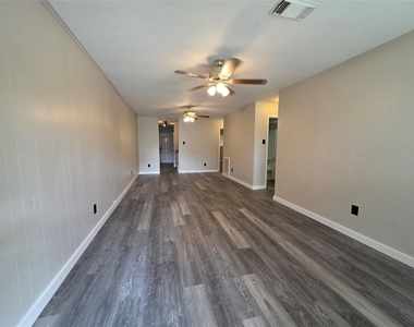 12740 Shannon Hills Drive - Photo Thumbnail 3