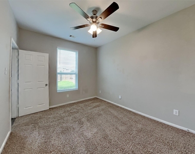 2544 Elm Crossing Trail - Photo Thumbnail 9
