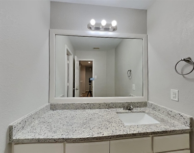 2544 Elm Crossing Trail - Photo Thumbnail 13