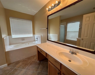 9922 Sand Lodge Lane - Photo Thumbnail 19
