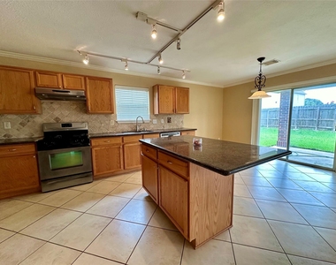 9922 Sand Lodge Lane - Photo Thumbnail 9