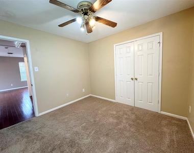9922 Sand Lodge Lane - Photo Thumbnail 20