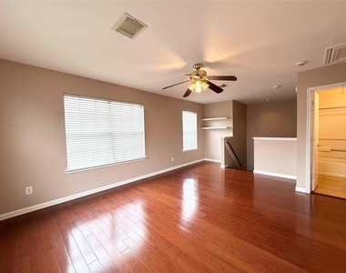 9922 Sand Lodge Lane - Photo Thumbnail 13