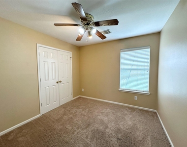 9922 Sand Lodge Lane - Photo Thumbnail 21