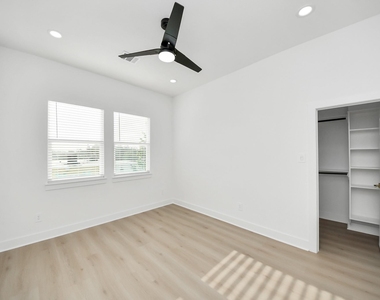 8601 Amadwe Street - Photo Thumbnail 21
