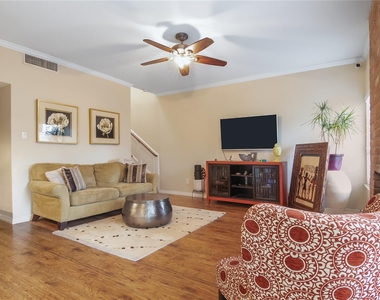 1802 Stoney Brook Drive - Photo Thumbnail 5