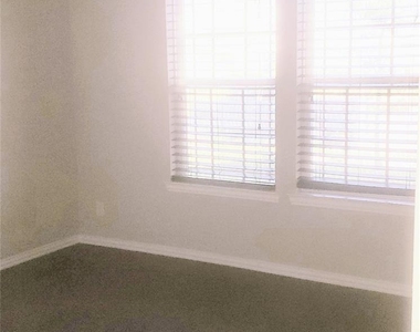 8723 W Crescent Lake Circle - Photo Thumbnail 14
