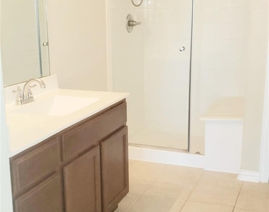8723 W Crescent Lake Circle - Photo Thumbnail 10