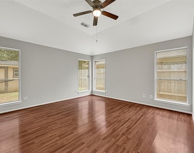 10323 Emerald Pine Drive - Photo Thumbnail 10